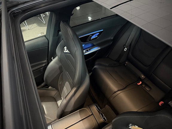 Mercedes-Benz C63 26 of 30