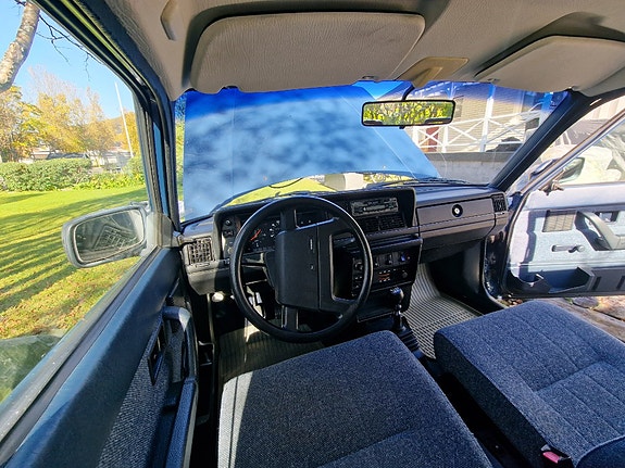Volvo 240 7 of 12