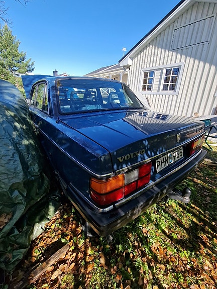 Volvo 240 11 of 12