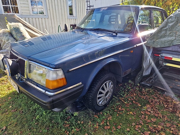 Volvo 240 12 of 12