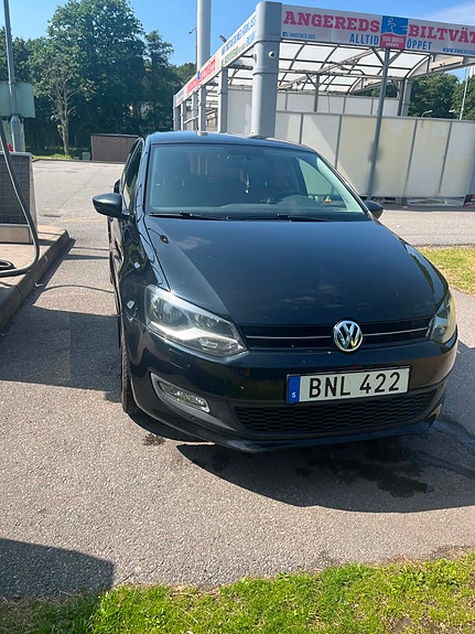 Volkswagen Polo 2 of 6