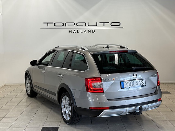 Skoda Octavia Scout 3 of 26