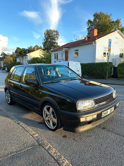 Volkswagen Golf III 2 of 11