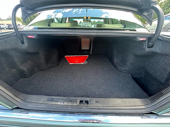 Mercedes-Benz C220 5 of 6