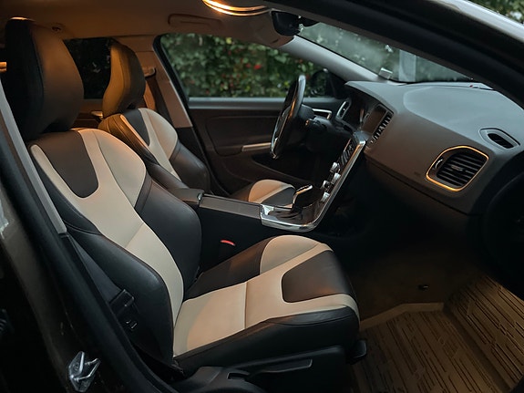 Volvo V60 Cross Country 7 of 7