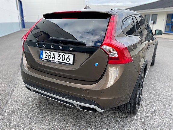 Volvo V60 Cross Country 6 of 7