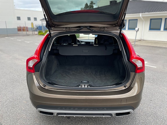 Volvo V60 Cross Country 5 of 7