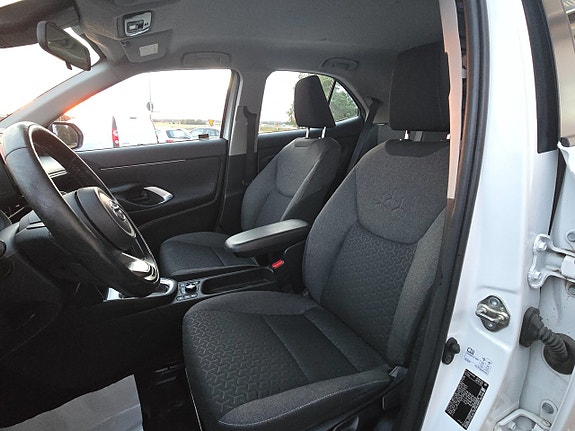 Toyota Yaris Cross 9 of 19
