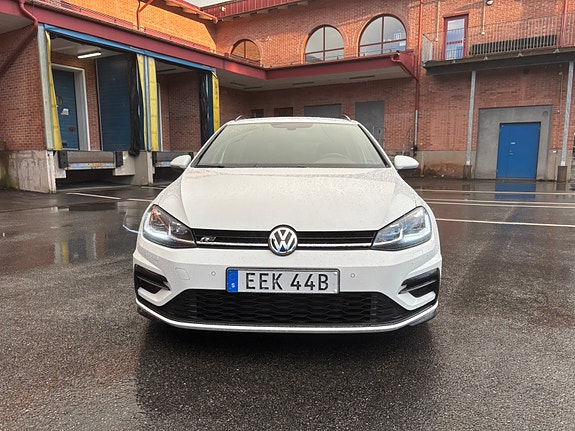 Volkswagen Golf VII 2 of 9