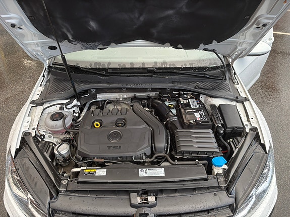 Volkswagen Golf VII 7 of 9