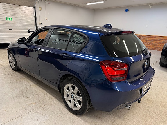 BMW 118d 4 of 12