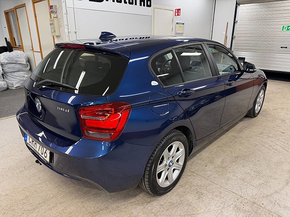 BMW 118d 5 of 12