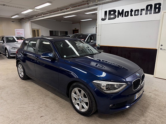 BMW 118d 2 of 12