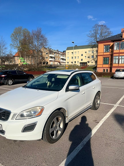 Volvo XC60 3 of 5