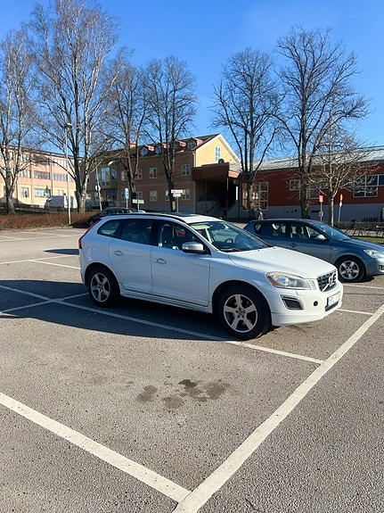 Volvo XC60 4 of 5