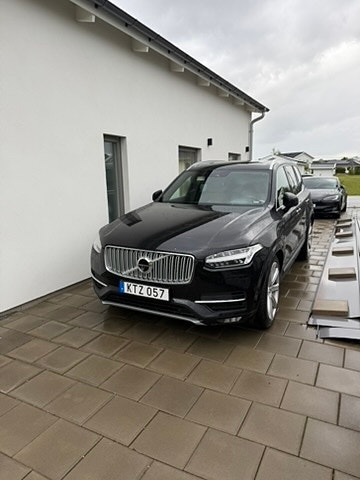 Volvo XC90 2 of 3
