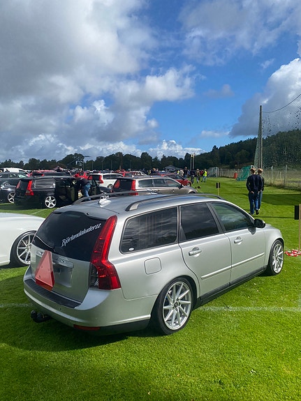 Volvo V50 2 of 17