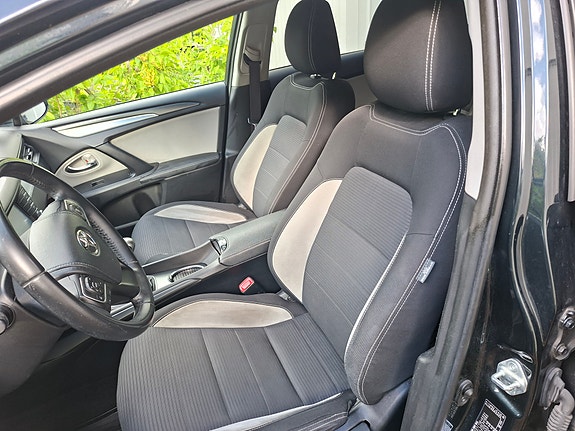 Toyota Avensis 4 of 7