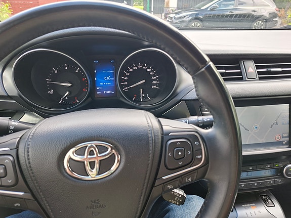 Toyota Avensis 5 of 7