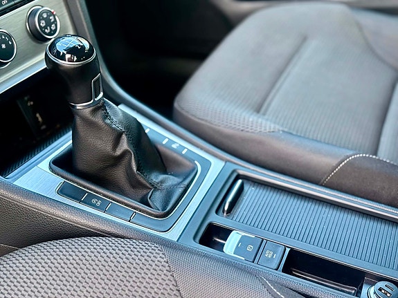 Volkswagen Golf VII 6 of 10
