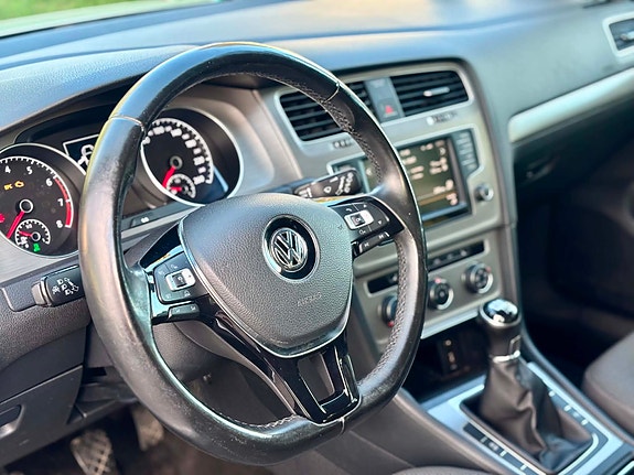 Volkswagen Golf VII 4 of 10