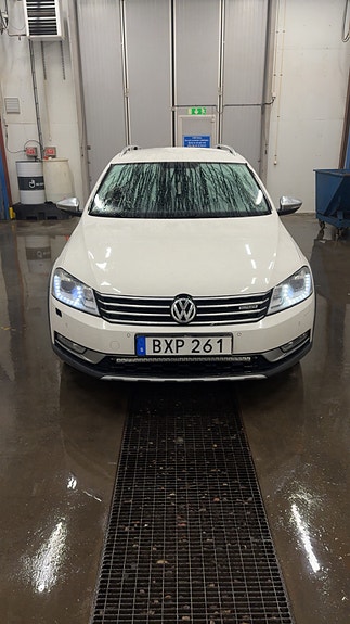 Volkswagen Passat Alltrack 4 of 7