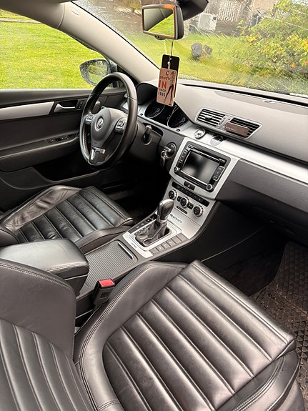 Volkswagen Passat Alltrack 5 of 7