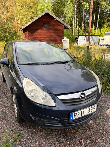 Opel Corsa 2 of 6