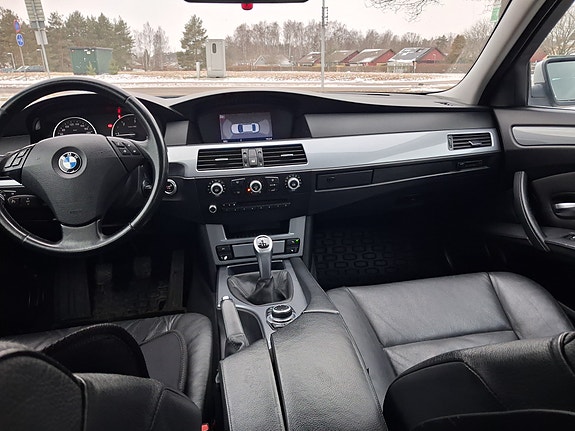 BMW 520d 2 of 3