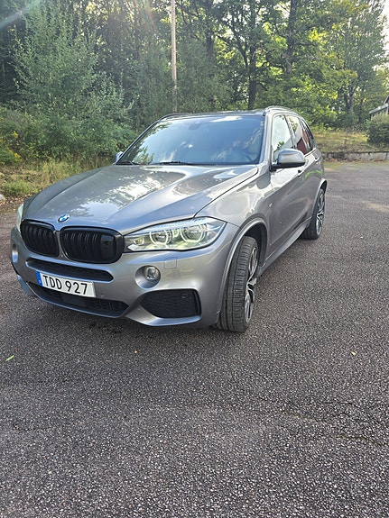 BMW X5 2 of 9