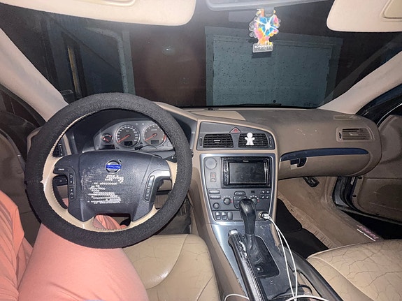 Volvo XC70 6 of 10