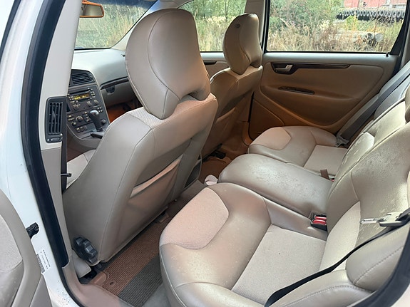 Volvo XC70 8 of 11