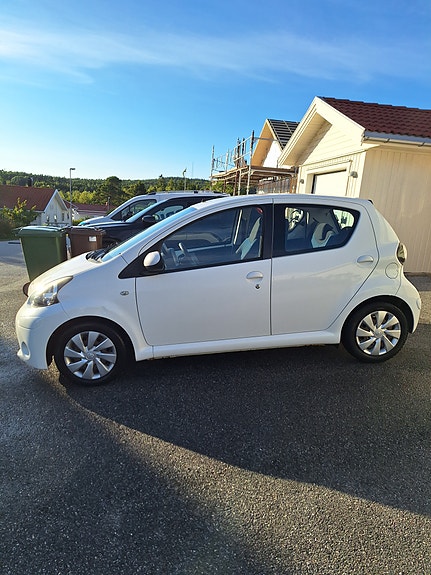 Toyota Aygo 3 of 7