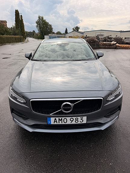 Volvo V90 2 of 22
