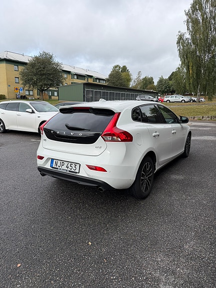 Volvo V40 4 of 10