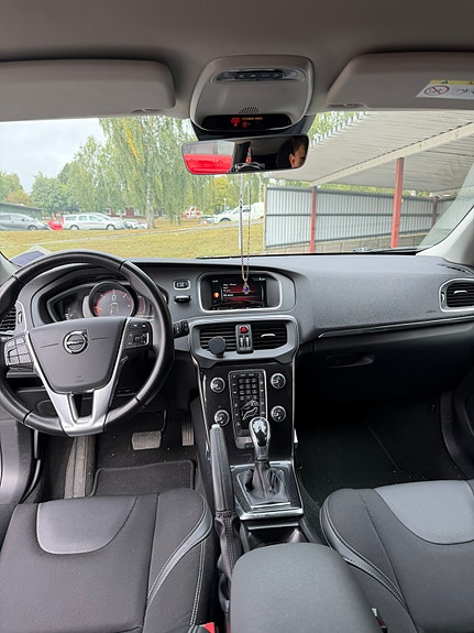 Volvo V40 8 of 10
