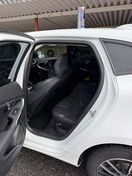 Volvo V40 7 of 10