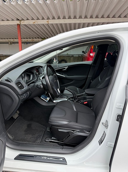 Volvo V40 9 of 10