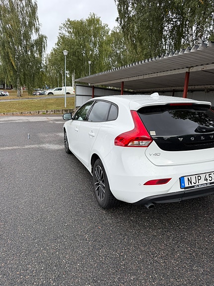 Volvo V40 5 of 10