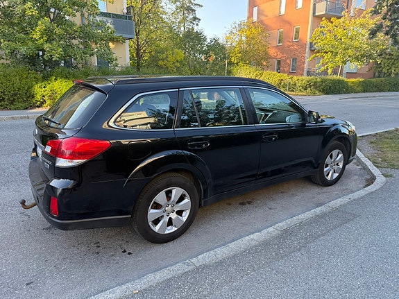 Subaru Outback 4 of 7