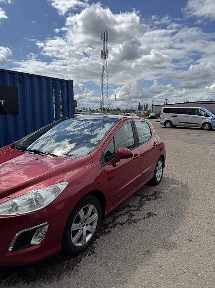Peugeot 308 6 of 8