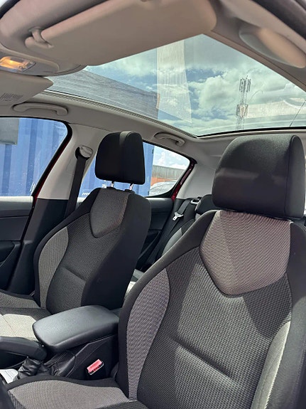 Peugeot 308 3 of 8