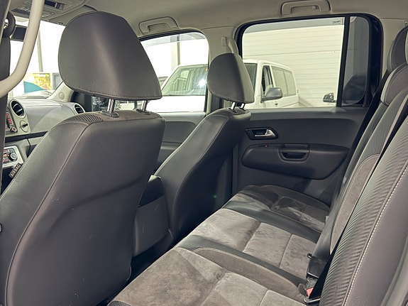 Volkswagen Amarok 11 of 15