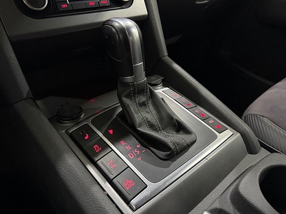 Volkswagen Amarok 15 of 15