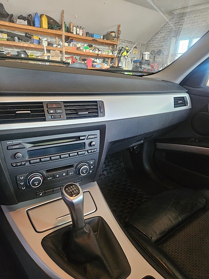 BMW 320d 3 of 7