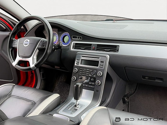 Volvo V70 16 of 18