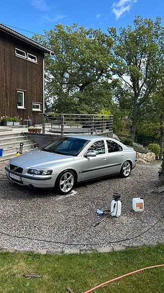 Volvo S60 2 of 11
