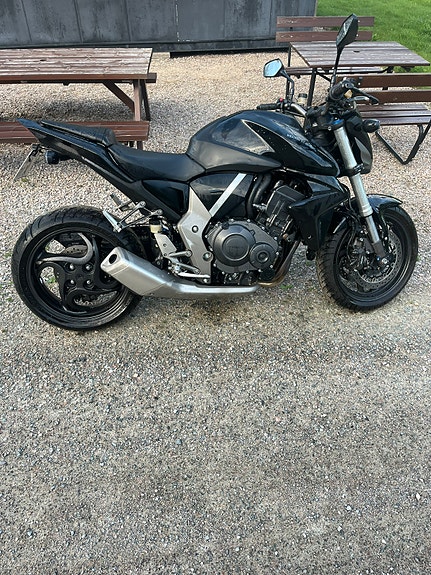 Honda CB1000R 3 of 6
