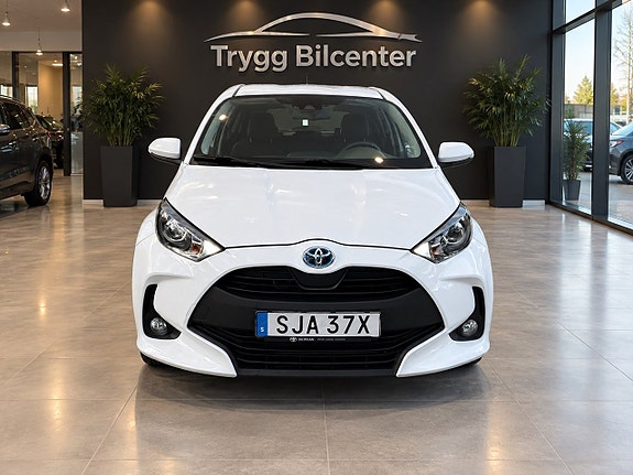 Toyota Yaris 8 of 23