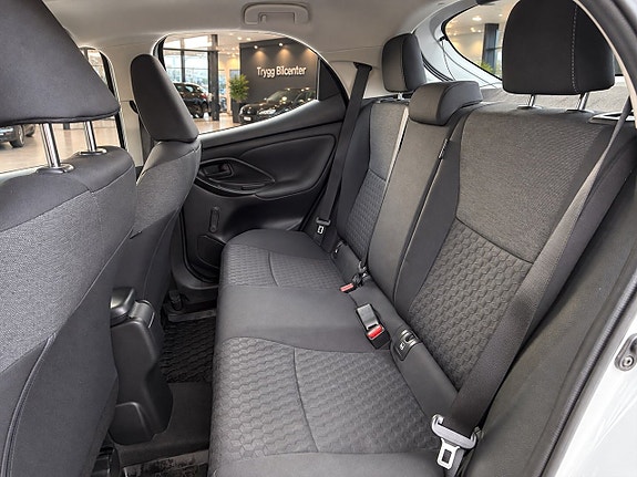 Toyota Yaris 20 of 23